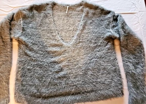 Free People Gray Med Scoop Neck Long Sleeve Fuzzy Soft Boho Lagonlook Sweater  - Picture 1 of 7