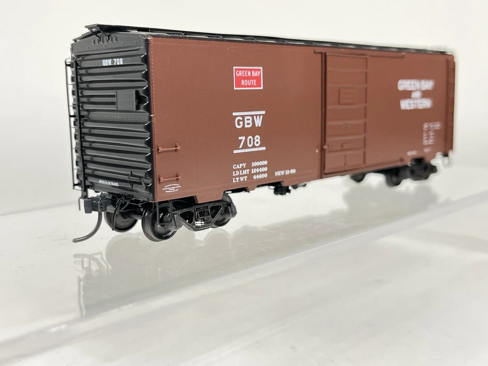 LNIB Kadee HO Green Bay Western GBW #708 40’ PS-1 Boxcar - Image 1 of 4