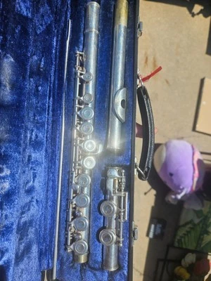 Flauta Artley 18-0 1979 vintage rara incluye estuche rígido original y varilla de limpieza Foto 1 de 4