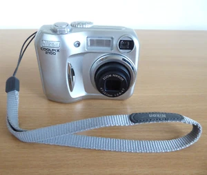 Nikon Coolpix 2100 Compact Digital Camera - Working - Picture 1 of 11