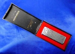 RETRO PIONEER POCKET GAS CIGARETTE LIGHTER CHROME WOOD GRAIN/WAVE PATTERN, BOXED - Picture 1 of 13