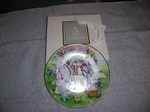 "All Dressed Up: 1994 AVON Easter Plate with original box - Picture 1 of 1
