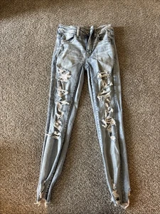 American Eagle Distressed Womens Jeans 2 short - Picture 1 of 5