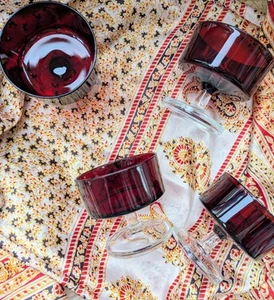VINTAGE RETRO FRENCH 'LUMINARC' RUBY RED DESSERT DISHES/ COUPES/ BOWLS, SET OF 4 - Picture 1 of 7