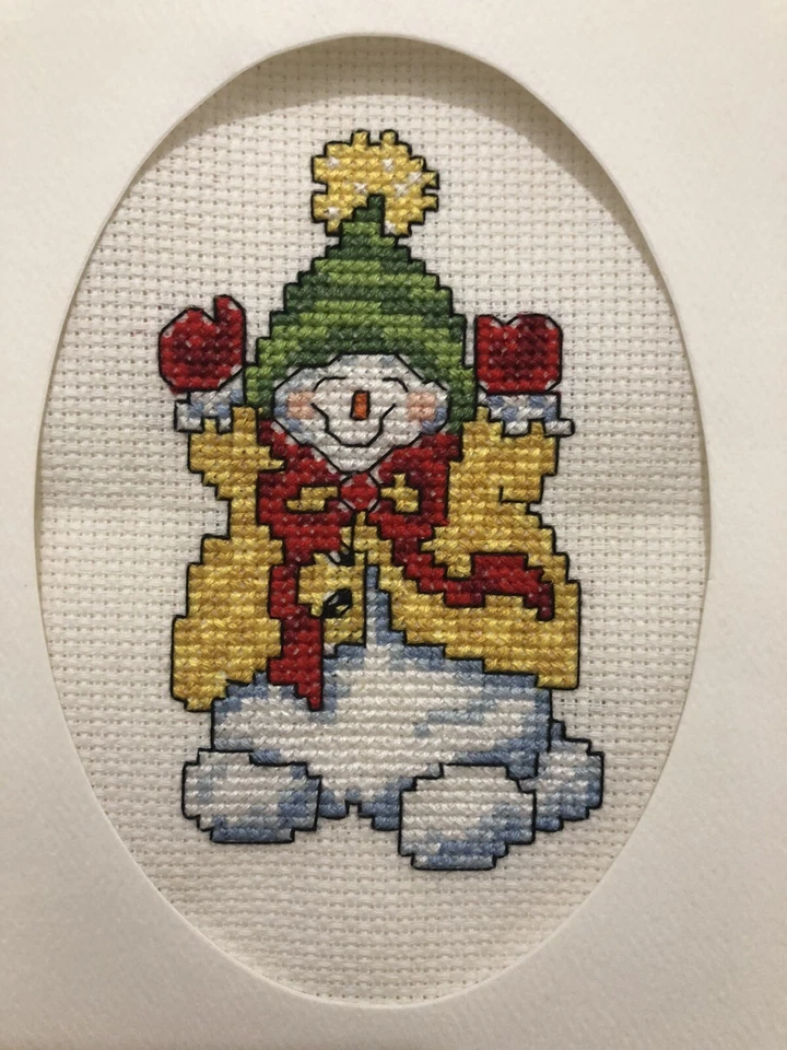 TARJETA PUNTO DE CRUZ TERMINADA COMPLETA '' LINDO MUÑECO DE NIEVE 4''' Foto 1 de 1