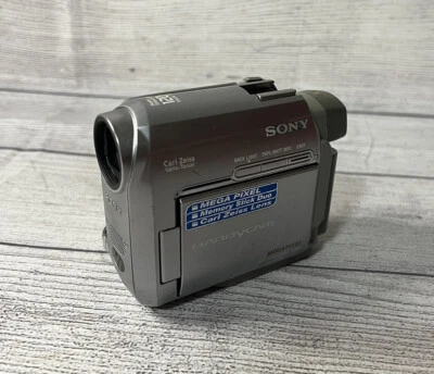 Sony DCR-HC40 Mini Dv Camera Stereo Camcorder VCR Player For Parts Or Repair - Photo 1/4