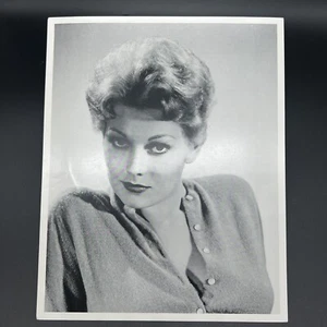 Kim Novak 8x10 Classic Portrait B&W Print - Picture 1 of 1