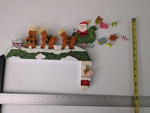 Vintage Avon Christmas Santa & Reindeer 13" x 12" Wooden Corner sitter Décor - Picture 1 of 10