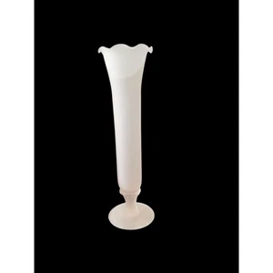 Vintage Stretch Bud Vase With Ruffled Edges, Frosted Satin Pink, 7.5" Tall - Picture 1 of 4