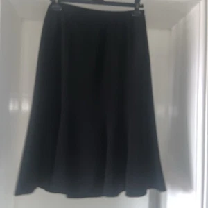 Jacques Vert Ladies Black Smart Flared Midi Fully Lined Skirt Size 10 Waist 28” - Picture 1 of 9