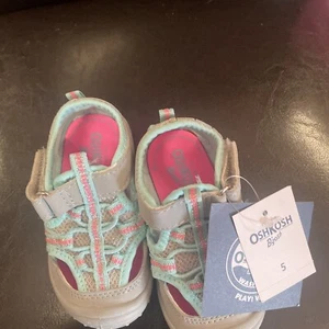 osh kosh Shoes Size 5 - Picture 1 of 3