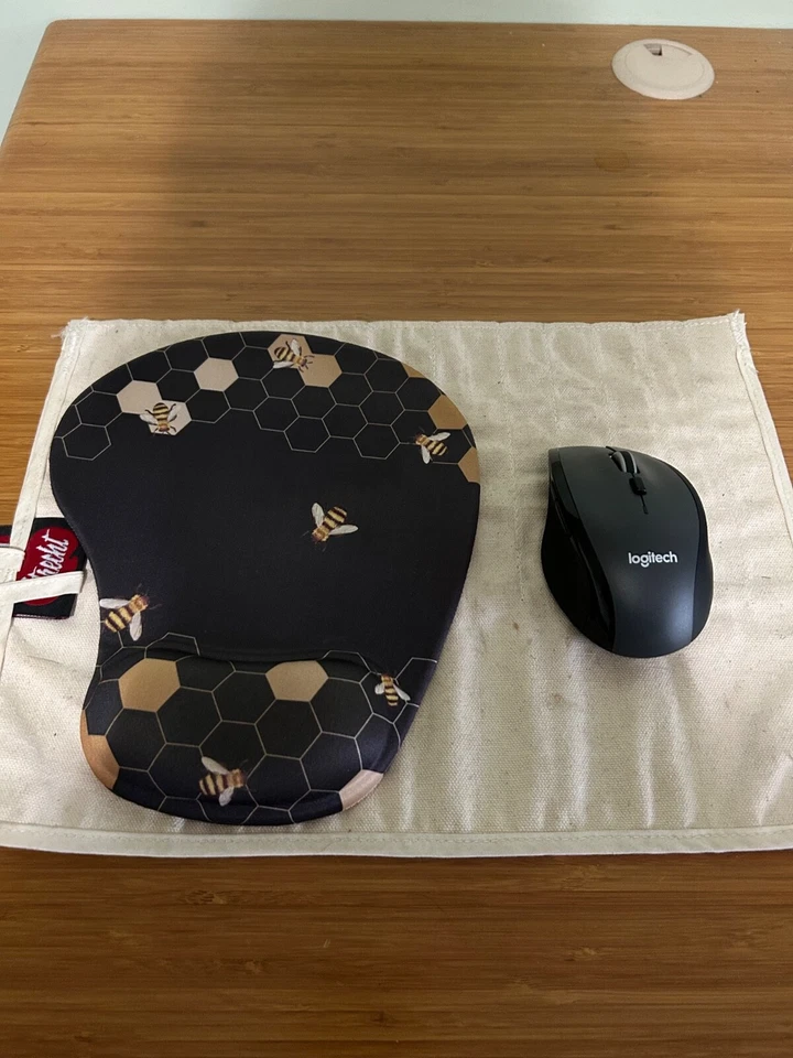 Logitech M705 Mouse Silver/Black (810-001912) No Receiver W/ Ergonomic Mat - Image 1 of 2