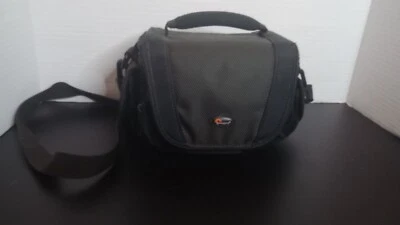 Lowepro Edit 110 Camera Bag Case Black with Shoulder Strap - Image 1 of 4