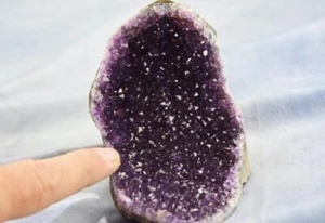 Super lila Amethyst Geode Kathedrale Uruguay flach freistehend 91 mm 3,8" 226 ccm - Bild 1 von 11