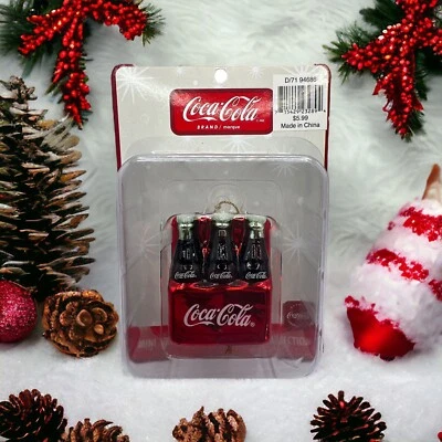 Colección de vidrio soplado Coca-Cola adornos navideños botellas en cofre de hielo Coca-Cola  Foto 1 de 3