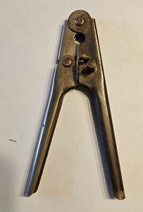 Antique Chapin Can Opener 1935 Steel With Lid Keeper - Picture 1 of 7