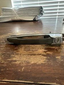 1977-1985 Mercedes Benz W123 Exterior Front Door Handle Assembly OEM - Picture 1 of 6
