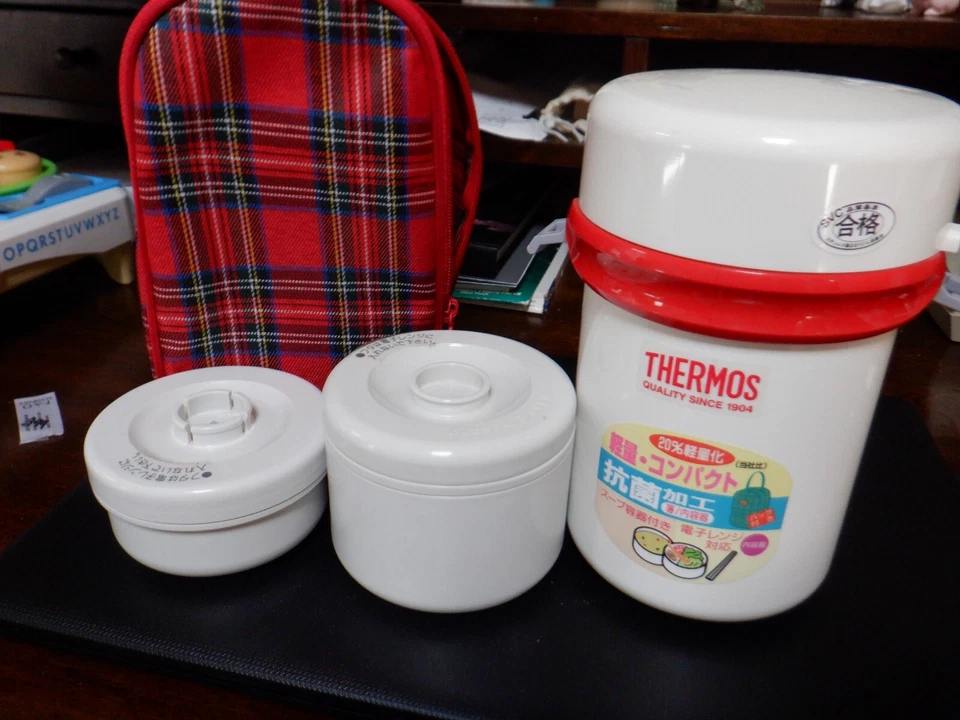 Termo Calidad Desde 1904 Estuche a Cuadros Japón Foto 1 de 4