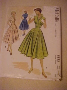 Vestido McCall's 1952 Dama Junior Patrón 8835 Talla 17 - Imagen 1 de 4