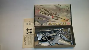 Airfix 1/72 scale model kt of a Messerschmitt Me-262 jet fighter - Picture 1 of 1