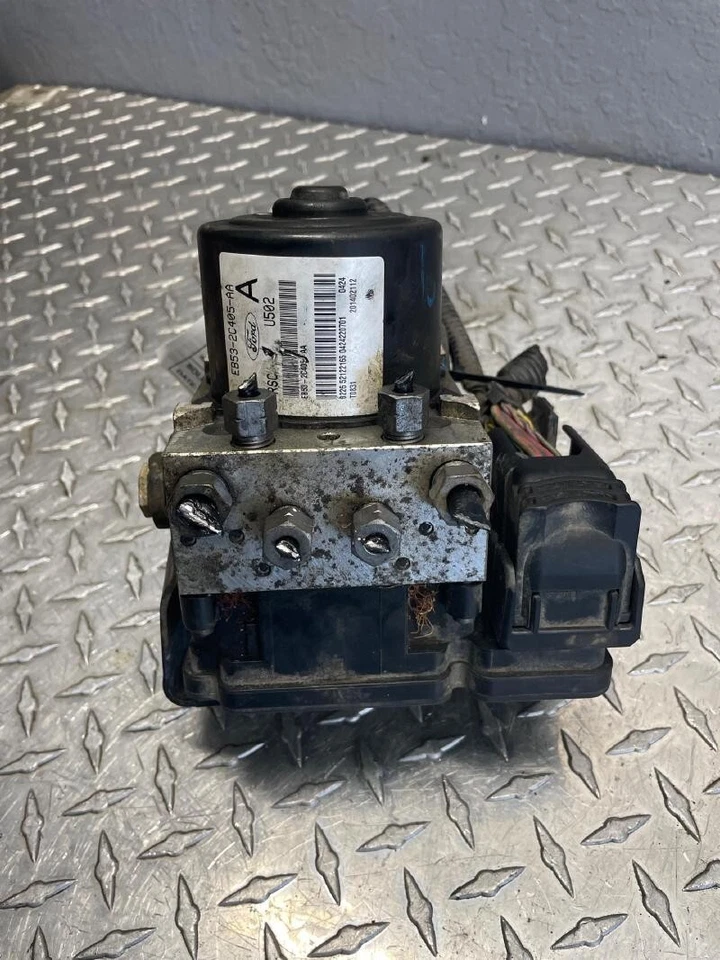 2014-2015 Ford Explorer Anti Lock Brake Pump Assembly W/o Adaptive Cruise USED - Image 1 of 1