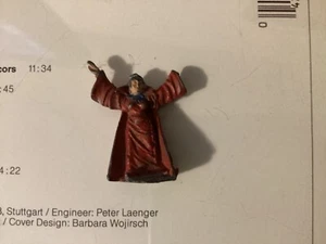 Grenadier WIZARD Dungeons and Dragons Miniature, female, fair (hand missing) - Picture 1 of 2