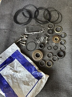 Gearcase Lower Seal Kit Incomplete 5000411 439141 43827 Johnson Evinrude OMC - Image 1 of 3