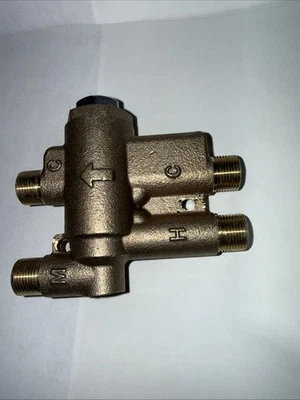 NEW LEONARD 170D-LF Thermostatic Mixing Valve 3/8" Lead Free Scald Protection - Image 1 of 4