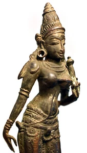 Seltene antike Miniatur Chola Bronze Hindu Statue - Bhudevi - Mittelalter um 12. Jh. - Bild 1 von 22