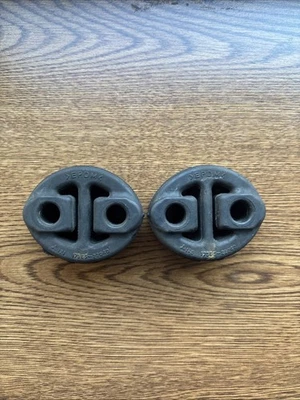 Резиновое крепление подвески глушителя выхлопной системы Toyota Prius C 2013–2018 годов от оригинального производителя (комплект из 2) - Изображение 1 из 4