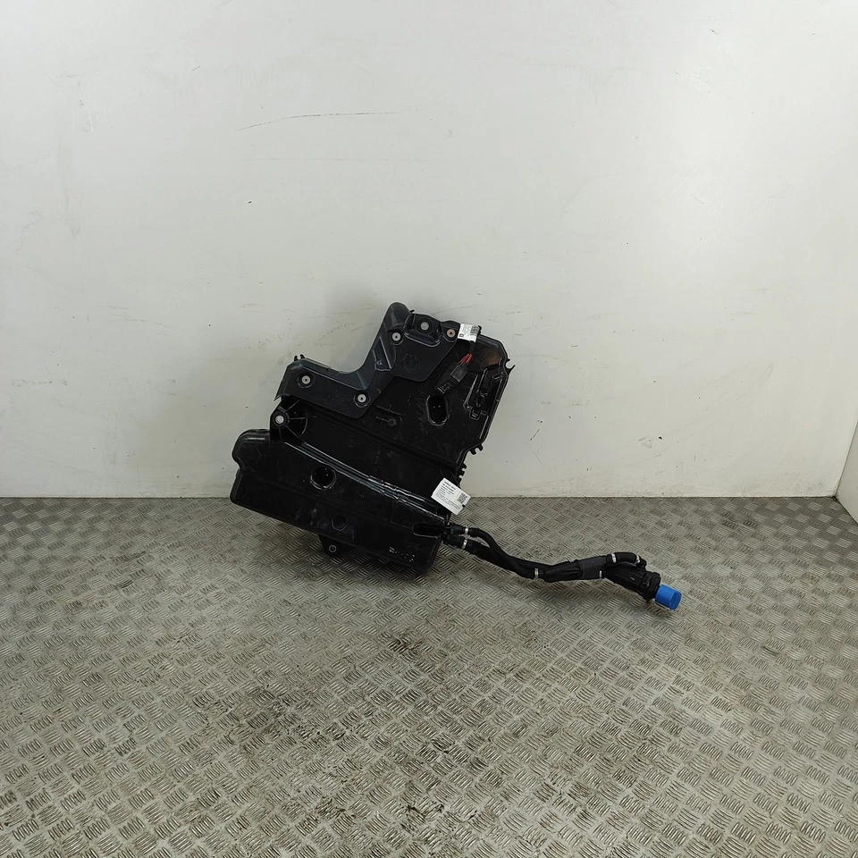 Volkswagen Transporter T6 AdBlue Tank 7LA131531 2.0 Diesel 81KW 2022 31150320 - Image 1 of 4