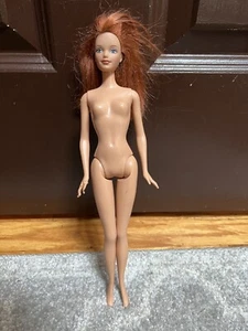 Mattel Barbie Puppe rotes Haar Braunkohle Mücke grüne Augen Sommersprossen NACKTER Haarschnitt - Bild 1 von 6