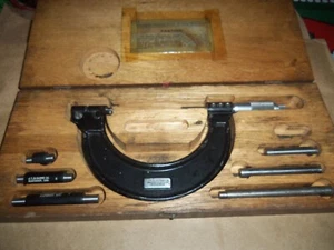 J.T. Slocomb MICROMETER SET 0" - 4" Wooden Case Complete LOOK! - Picture 1 of 5