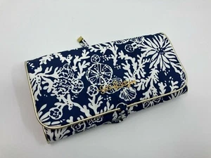 Lilly Pulitzer NWOT Coral and Seashell Travel Case white and blue - Picture 1 of 4