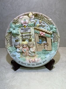 Precious Moments Enesco Plate O Come Let Us Adore Him Bethlehem Inn Nativity - Picture 1 of 9