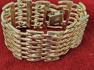 Vintage Signed Coro Gold-Tone Bracelet Heavy Links 1.25" wide - Picture 1 of 3