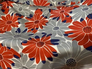 Vintage Retro Print Daisy cotton fabric 2 yards 32” x 70 wide - Picture 1 of 4
