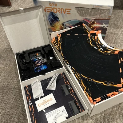ANKI OVERDRIVE STARTER KIT 3 SUPERCARS 10 TRACK PIECES - Image 1 of 4