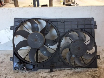 2012 Volkswagen Beetle radiador ventilador motor conjunto ventilador 2.5L AT - Imagem 1 de 4