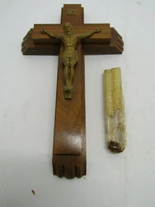 A Vintage Wooden Catholic Last Rites Sick Call Crucifix Cross Candles Holy Water - Picture 1 of 4