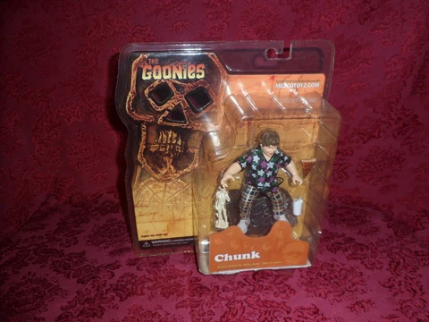 Mezco The Goonies - Chunk 7" Plastic Action Figure Cover
