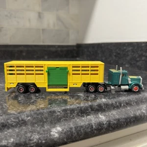 Majorette Kenworth No. "Semirremolque agrícola 2161400 camión de ganado 1/64 8"" de longitud años 80" - Imagen 1 de 24