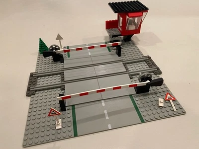 Lego 7835 Clásico Tren Ciudad Manual Carretera Cruce de Ferrocarril, en su mayoría completo Foto 1 de 3