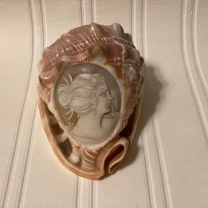 Vintage Italian Hand Carved Cameo Conch Shell Roman Goddess - Picture 1 of 9