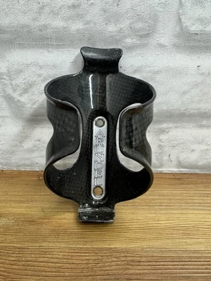 Jaula para botellas de agua de carbono Arundel Dave-O 28 g Foto 1 de 4