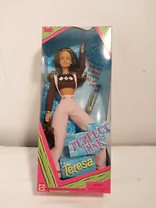 MUÑECA BARBIE PERFECTA ROSA TERESA #19668 COLOR PELO DIVERTIDA MUÑECA BARBIE 1997. Nuevo. - Imagen 1 de 3