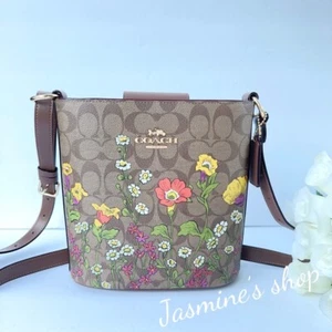 NWT Coach Sophie Bucket Bag In Signature Canvas With Floral Print CR155 - Picture 1 of 14