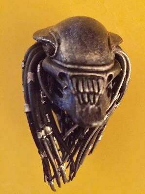 Auténtico forraje cabeza de depredador cazador serpiente neca Foto 1 de 3