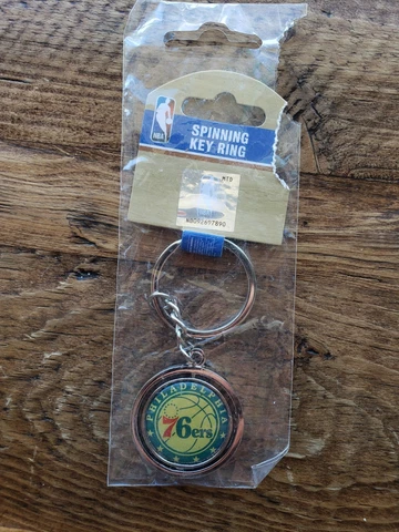 Philadelphia 76ers NBA Spinning Keychain Key Ring New Cover