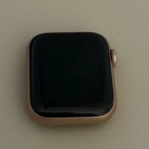 FOR PARTS - Apple Watch Series 6 40mm GPS Only Gold - Faulty Screen Flickers - Zdjęcie 1 z 6